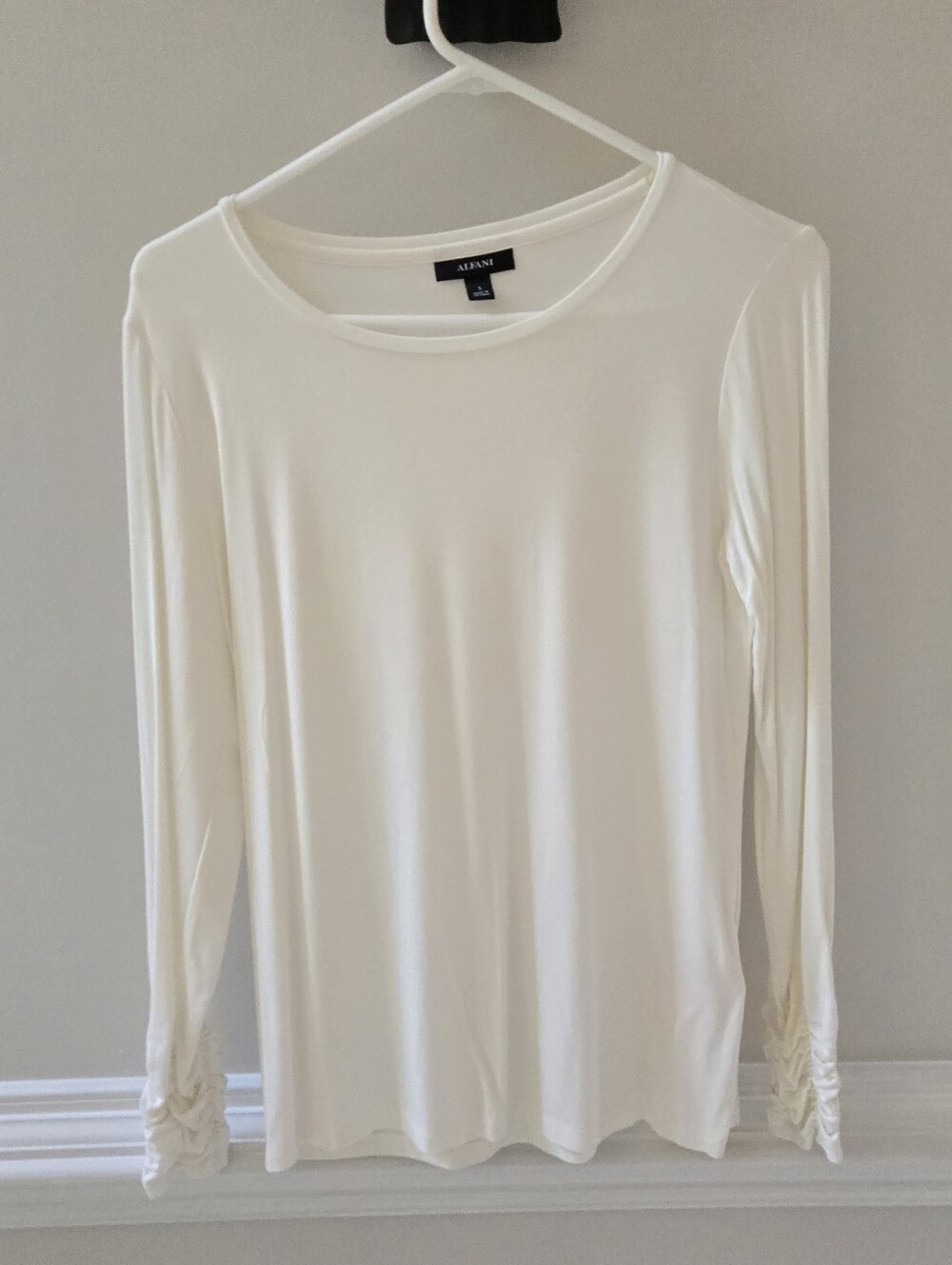 Alfani White Long Sleeve Ruched Top Size Small
